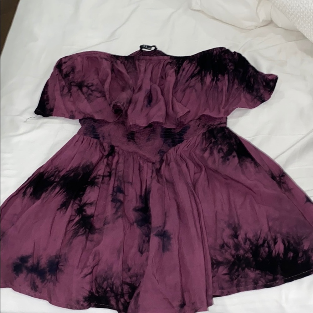 super cute strapless romper!